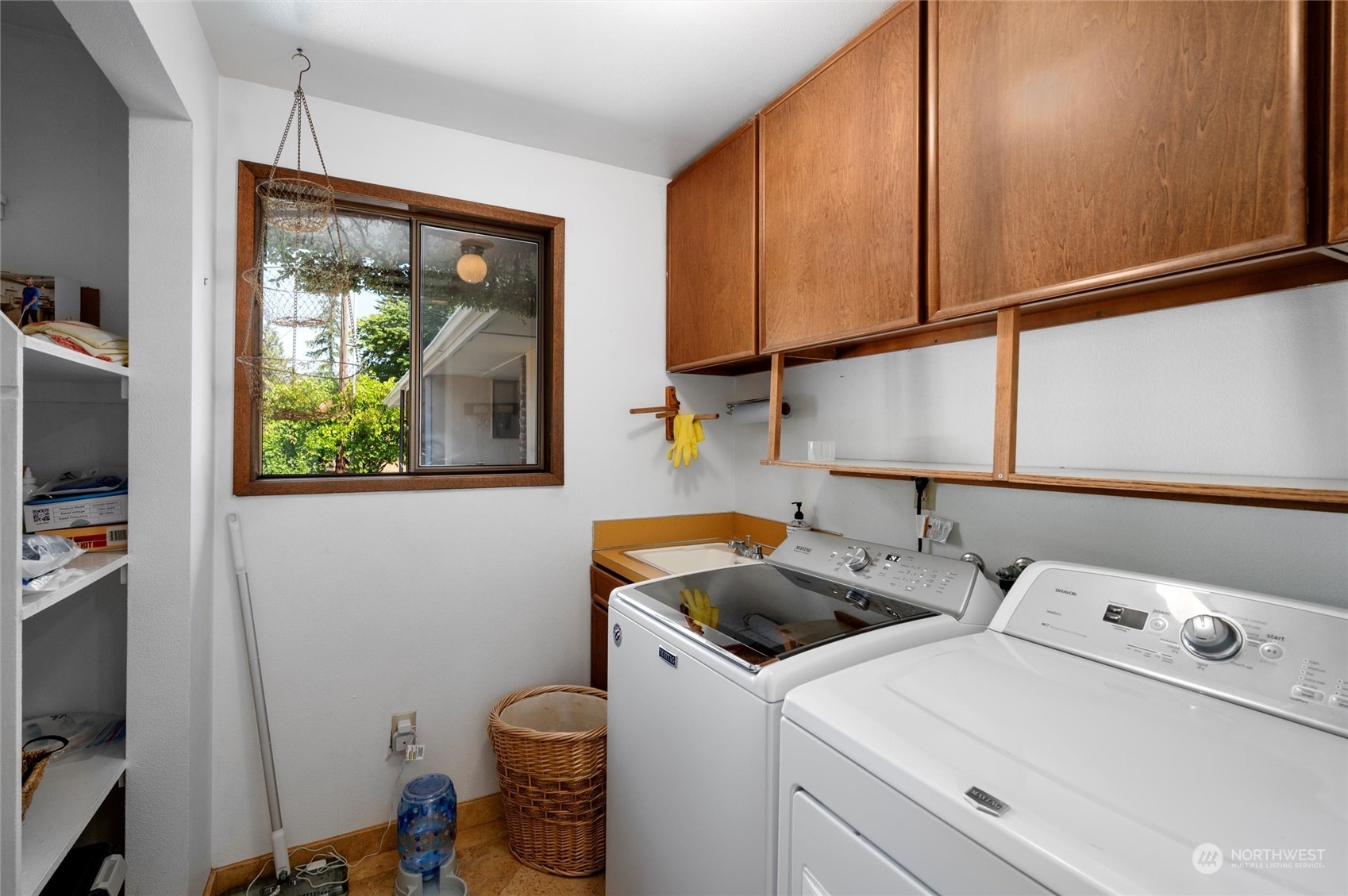 13622 Trumpeter Lane Mount Vernon, WA 98273 - Photo 32 of 40 a utility room with dryer and washer