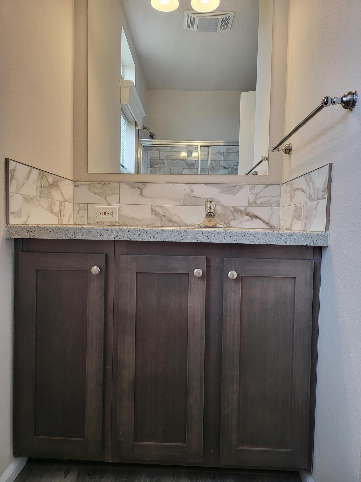 4898 Antelope Road Eagle Point, OR 97524 - Photo 18 of 29 Bathroom Sink