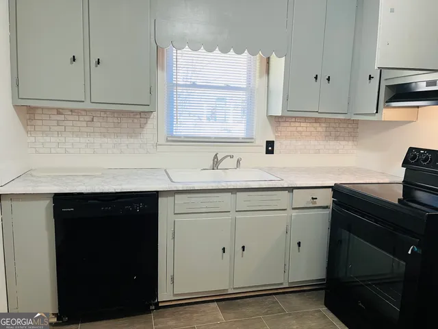 $1,200 | 50 Lone Oak Street, Grantville, GA 30220