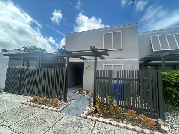 $2,900 | 1660 Northwest 113th Way, Pembroke Pines, FL 33026