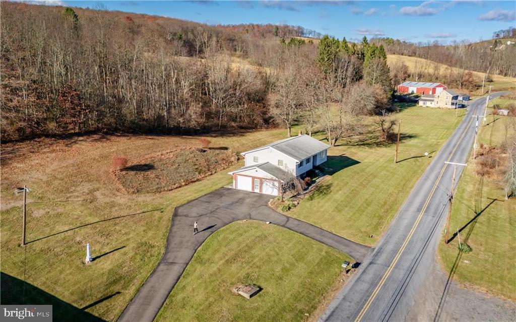 91 School Drive New Ringgold, PA 17960 - Photo 4 of 41