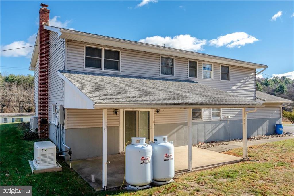 91 School Drive New Ringgold, PA 17960 - Photo 9 of 41