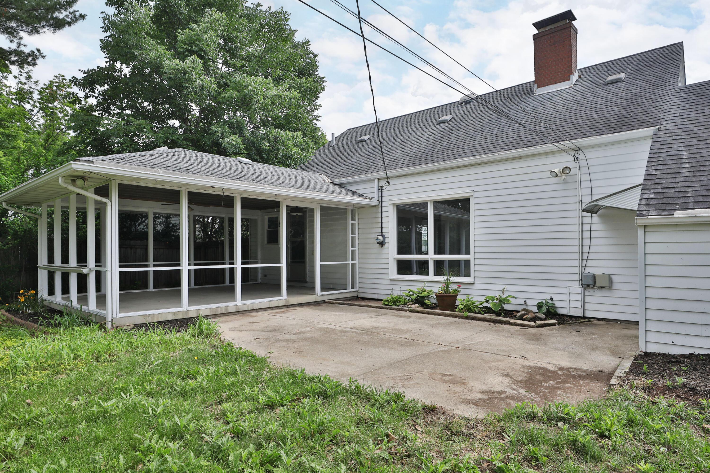 435 North Murray Hill Road Columbus, OH 43228 - Photo 33 of 33