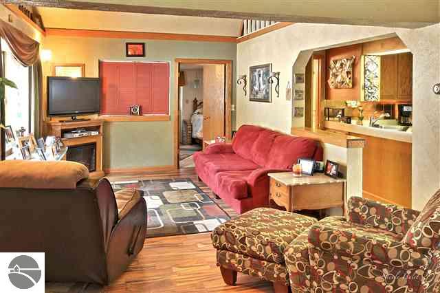 4181 Holiday Road Traverse City, MI 49686 - Photo 9 of 22 1733738-8.JPG