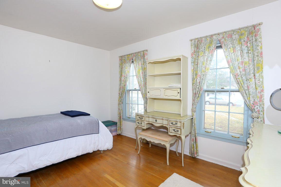 201 Hermleigh Road Silver Spring, MD 20902 - Photo 13 of 26 Bedroom 3