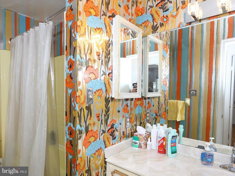 201 Hermleigh Road Silver Spring, MD 20902 - Photo 15 of 26 Bath 2