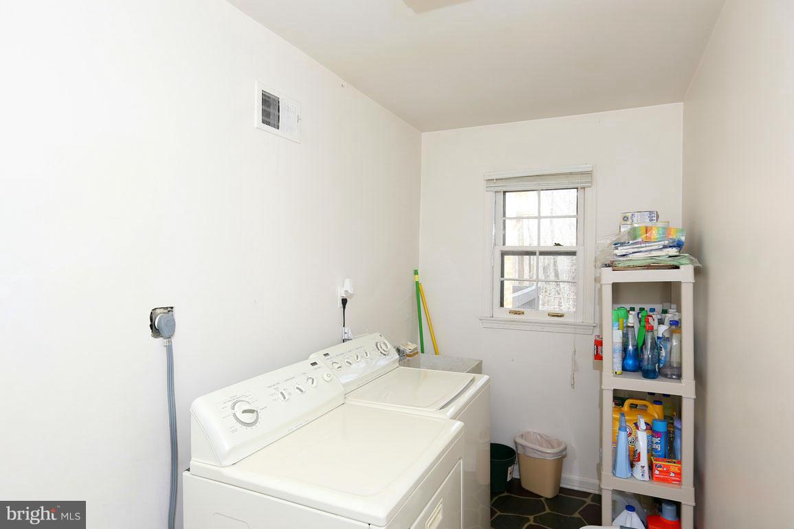 201 Hermleigh Road Silver Spring, MD 20902 - Photo 9 of 26 Laundry/ Mud Room