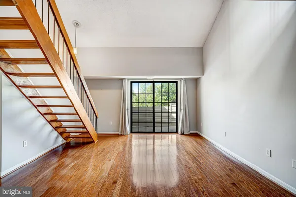 $425,900 | 6925 Mary Caroline Circle, Unit J, Alexandria, VA 22310