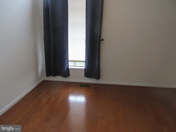 $425,900 | 6925 Mary Caroline Circle, Unit J, Alexandria, VA 22310