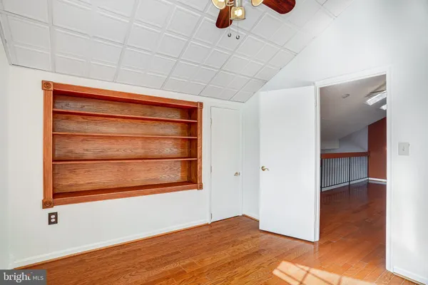 $425,900 | 6925 Mary Caroline Circle, Unit J, Alexandria, VA 22310