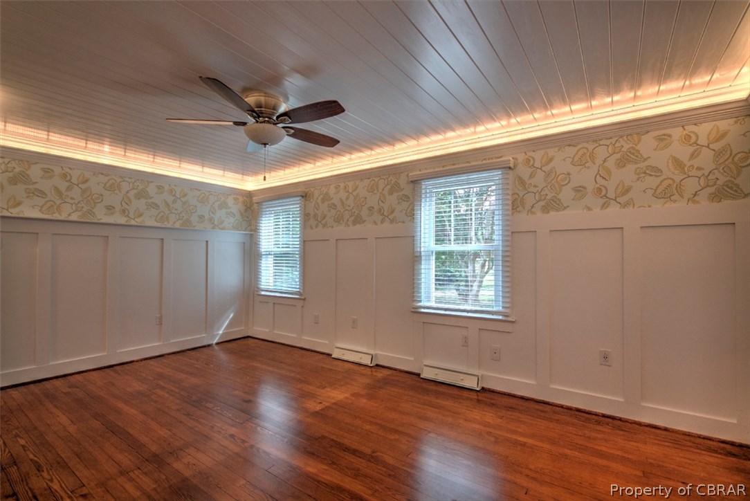 5238 Chestnut Fork Road Gloucester, VA 23061 - Photo 22 of 33 Living Room View From Kitchen Entrance