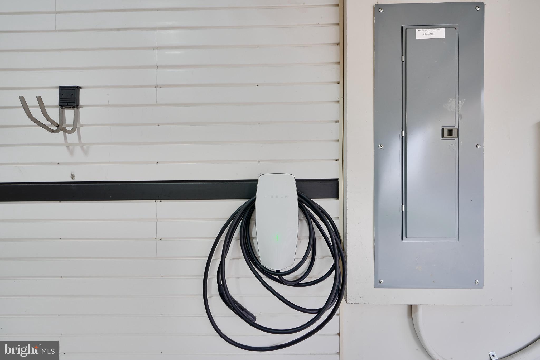 1221 Dockside Circle Baltimore, MD 21224 - Photo 53 of 57 a bathroom with a sink and a mirror