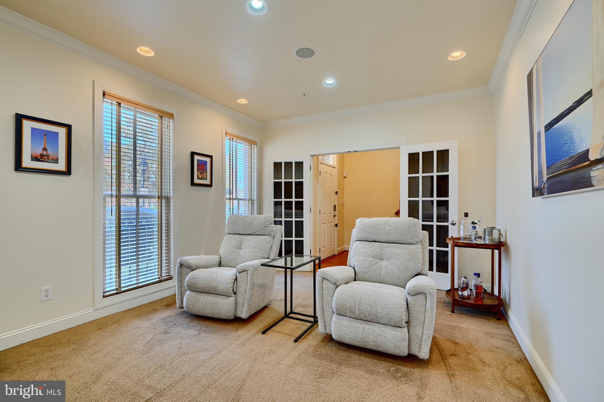 1221 Dockside Circle Baltimore, MD 21224 - Photo 8 of 57 a living room with furniture and a potted plant