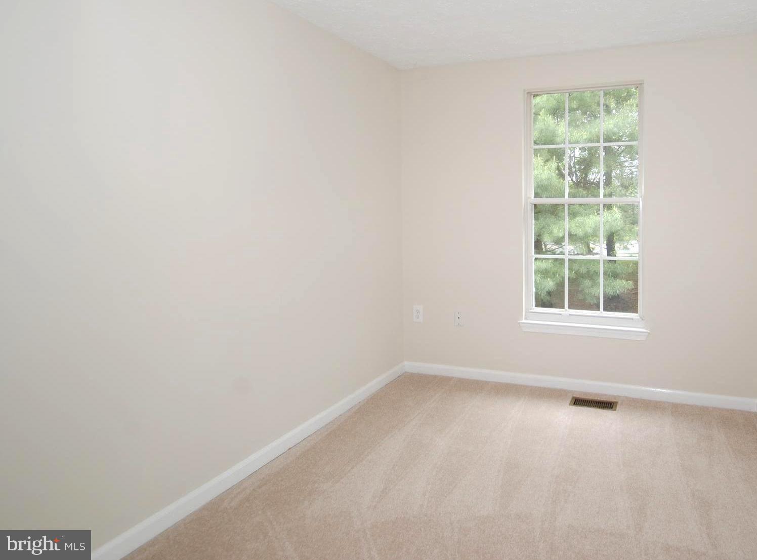 579 Quaker Ridge Court Arnold, MD 21012 - Photo 19 of 30 Quality Neutral Carpeting