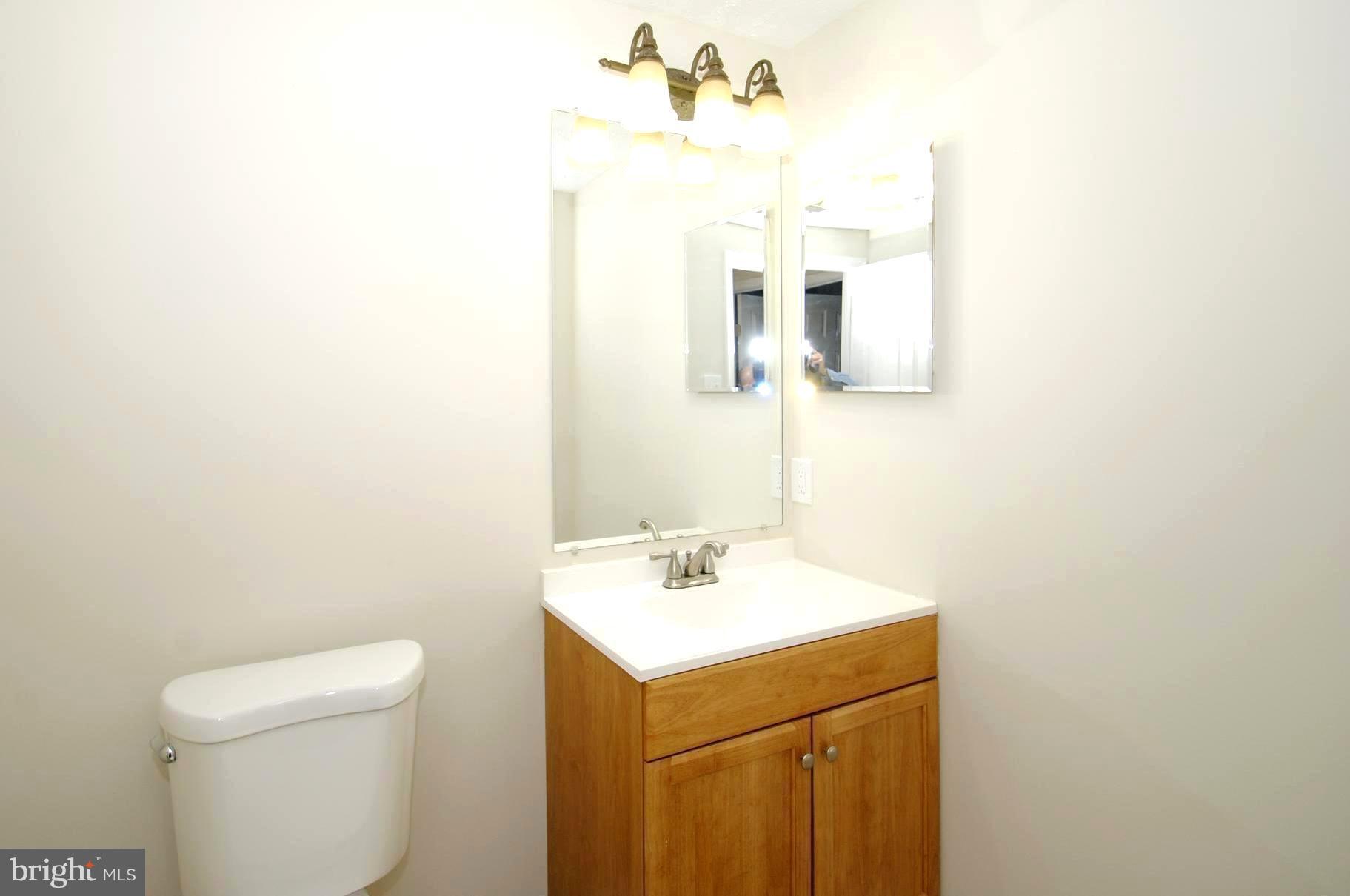 579 Quaker Ridge Court Arnold, MD 21012 - Photo 23 of 30 Convenient Lower Level Guest / Half Bath