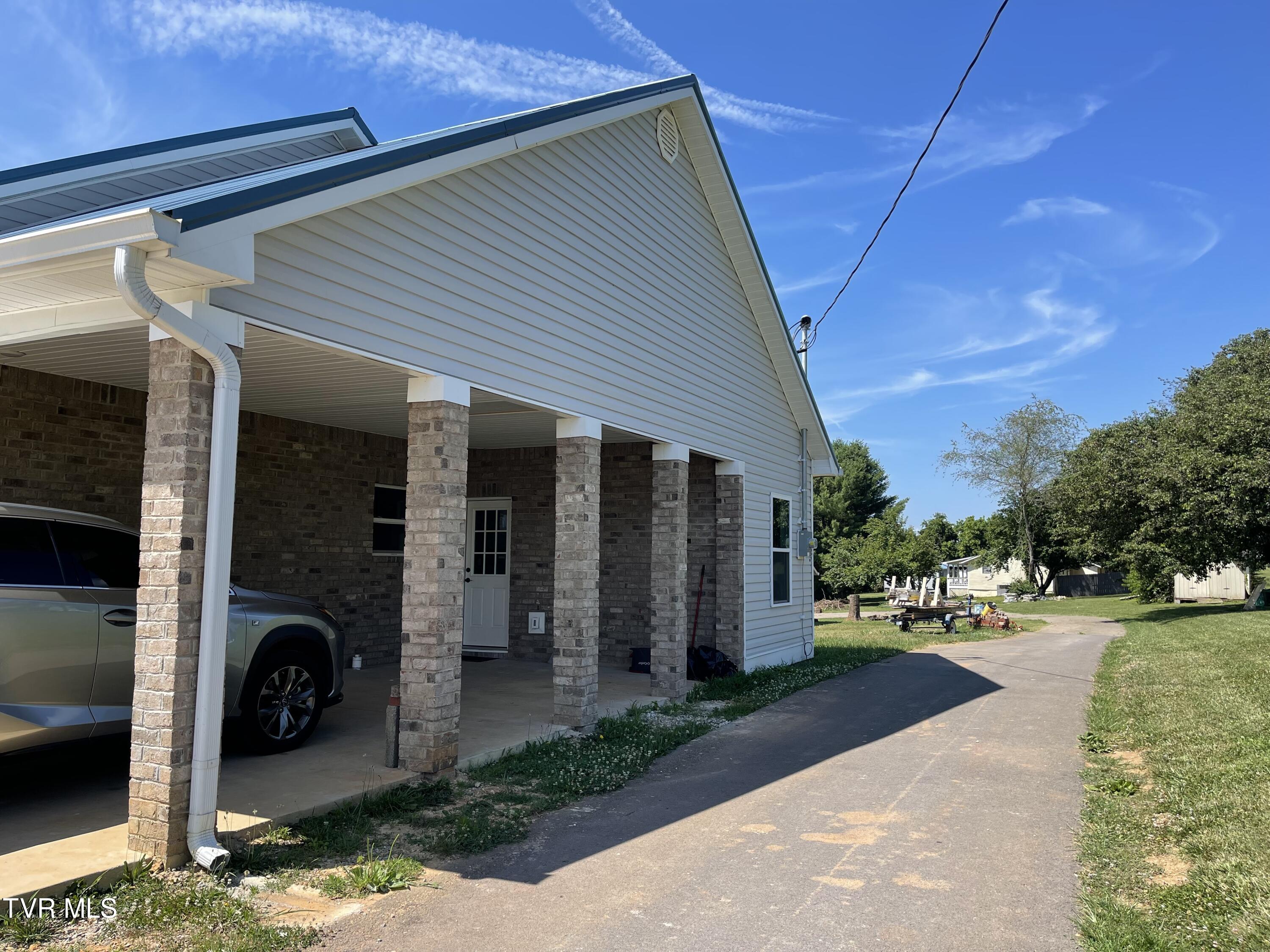 415 Wine Road Dandridge, TN 37725 - Photo 5 of 51 IMG_5560