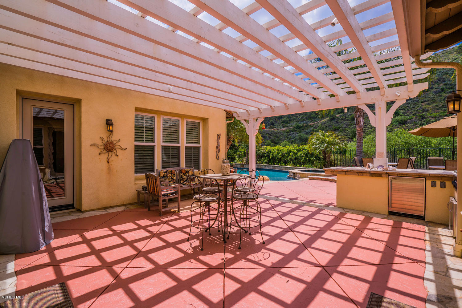 124 Sinaloa Road Simi Valley, CA 93065 - Photo 40 of 49 124 sinaloa patio 2
