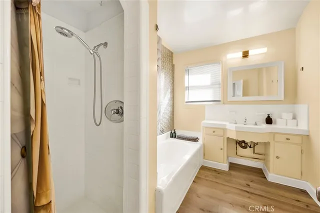 $2,575 | 4343 Laurel Canyon Boulevard, Studio City, CA 91604