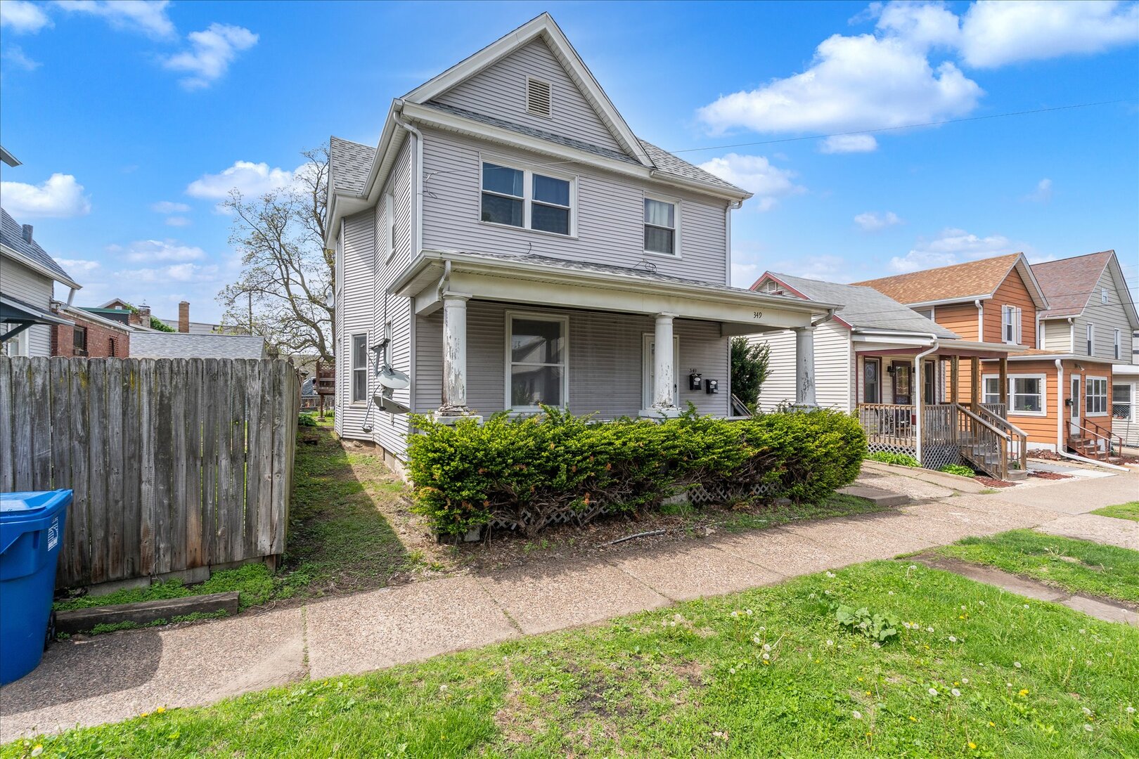 349 10th Street Moline, IL 61265 - Photo 2 of 24