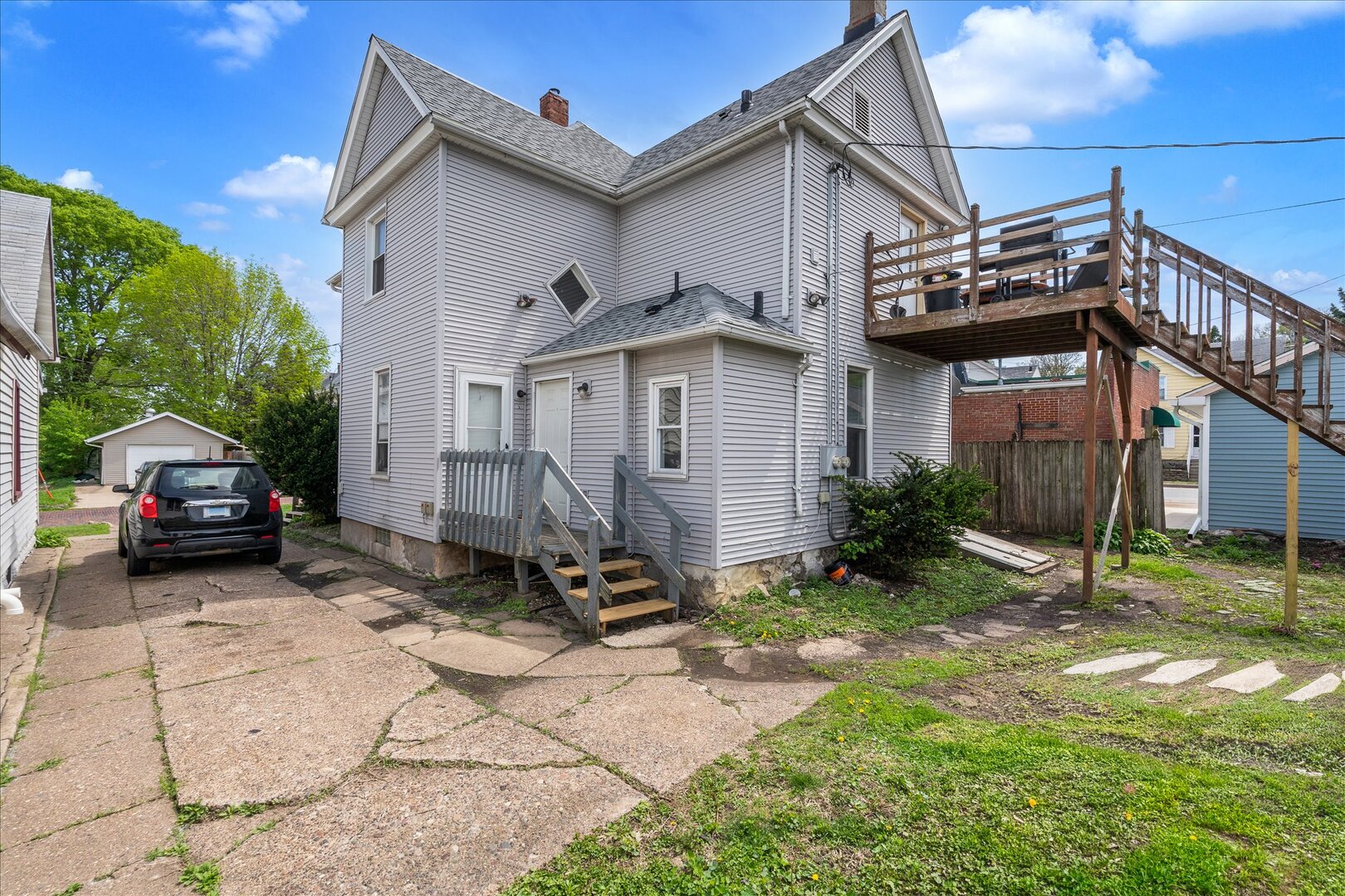 349 10th Street Moline, IL 61265 - Photo 4 of 24