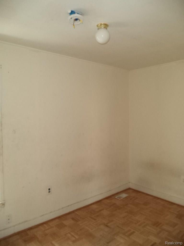 90 East Pleasant Street River Rouge, MI 48218 - Photo 11 of 15 11-Bedroom 1 View 1.jpg