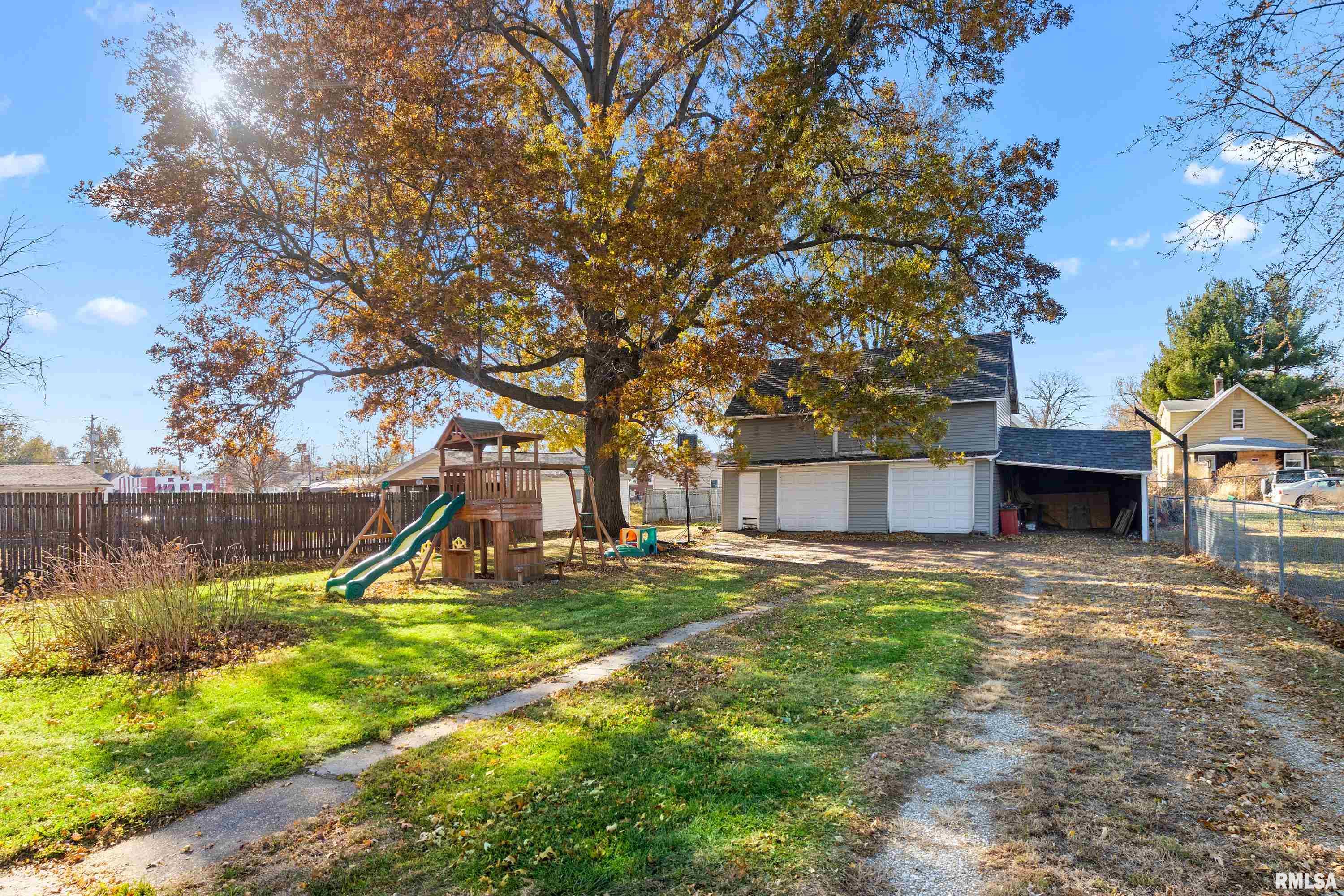 84 Silver Street Galesburg, IL 61401 - Photo 6 of 33