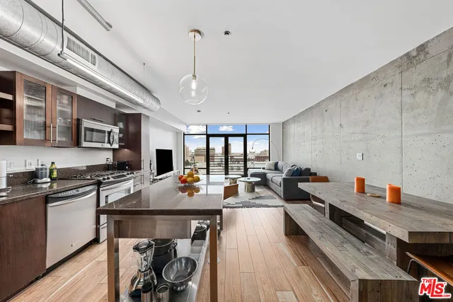 $525,000 | 1111 South Grand Avenue, Unit 1111, Los Angeles, CA 90015