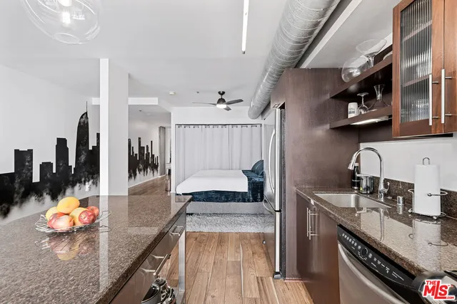 $525,000 | 1111 South Grand Avenue, Unit 1111, Los Angeles, CA 90015