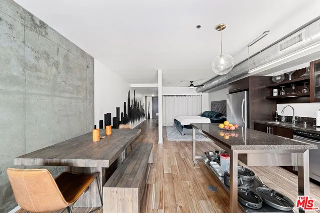 $525,000 | 1111 South Grand Avenue, Unit 1111, Los Angeles, CA 90015