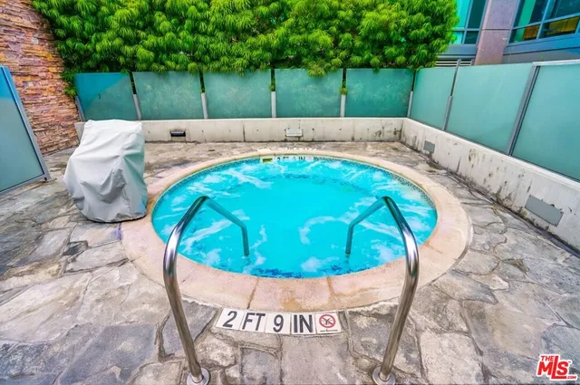 $525,000 | 1111 South Grand Avenue, Unit 1111, Los Angeles, CA 90015