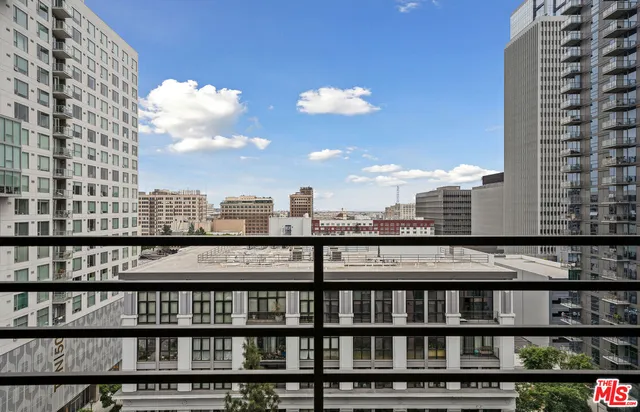 $525,000 | 1111 South Grand Avenue, Unit 1111, Los Angeles, CA 90015