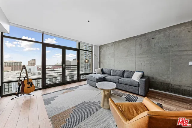 $525,000 | 1111 South Grand Avenue, Unit 1111, Los Angeles, CA 90015