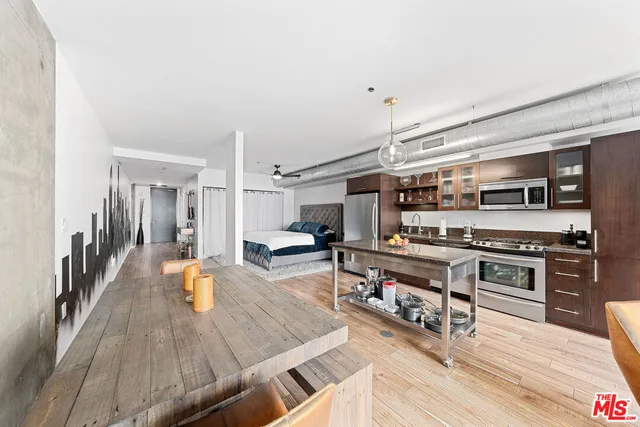 $525,000 | 1111 South Grand Avenue, Unit 1111, Los Angeles, CA 90015