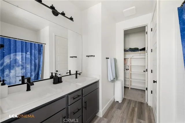 $499,990 | 7931 Savannah Height Avenue, Bakersfield, CA 93313