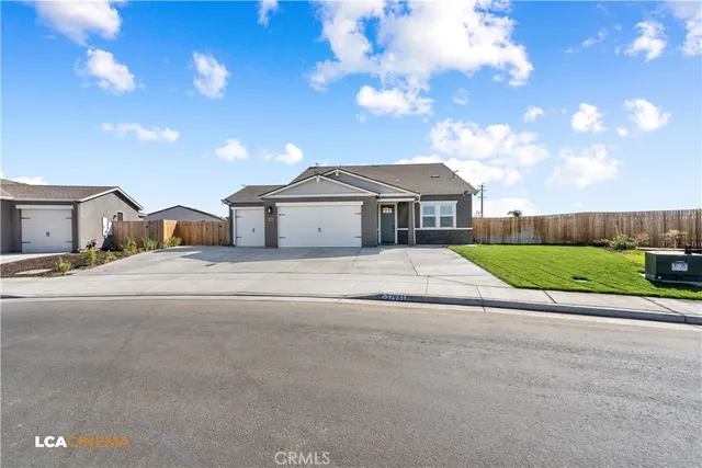 $499,990 | 7931 Savannah Height Avenue, Bakersfield, CA 93313