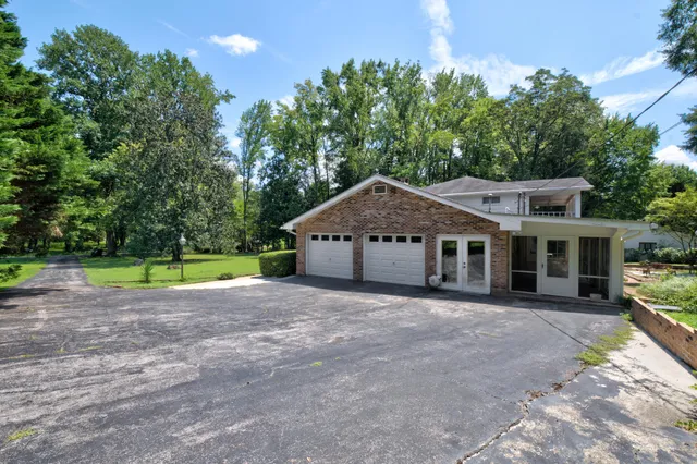 $859,000 | 9113 Edgewater Road, Chattanooga, TN 37416