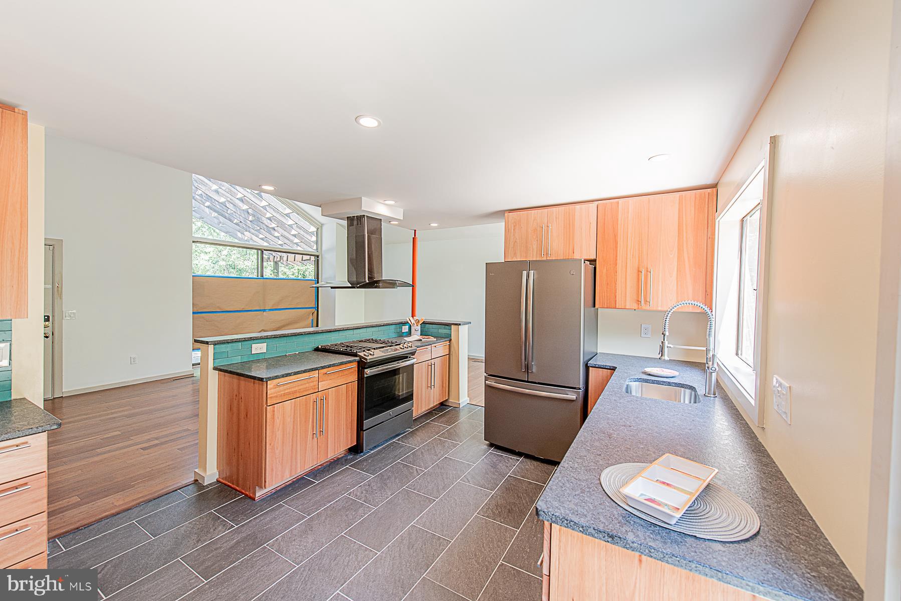 5301 Lightning View Road Columbia, MD 21045 - Photo 13 of 47 New countertops