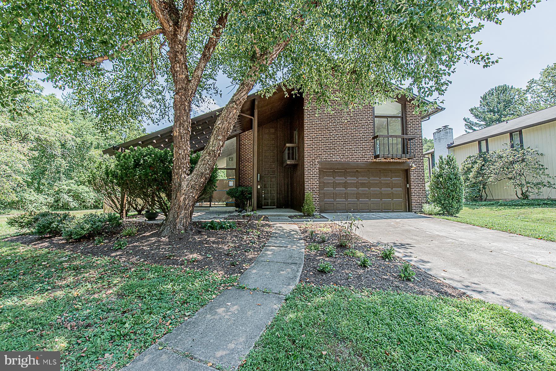 5301 Lightning View Road Columbia, MD 21045 - Photo 44 of 47 Additional front view