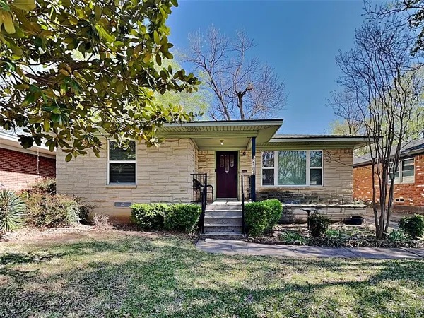 $2,200 | 2102 Elmwood Boulevard, Dallas, TX 75224