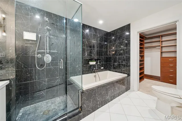 $540,000 | 232 North Kingshighway Boulevard, Unit 1407, St. Louis, MO 63108