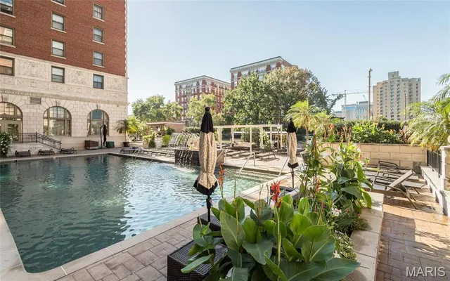 $540,000 | 232 North Kingshighway Boulevard, Unit 1407, St. Louis, MO 63108