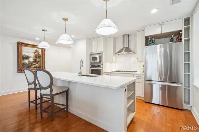 $540,000 | 232 North Kingshighway Boulevard, Unit 1407, St. Louis, MO 63108