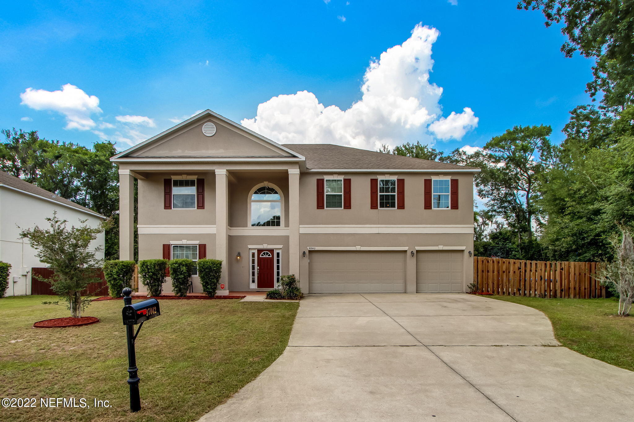 1-web-or-mls-14_97042 Huntington Ct