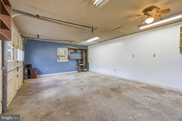 a view of a livingroom with an empty space