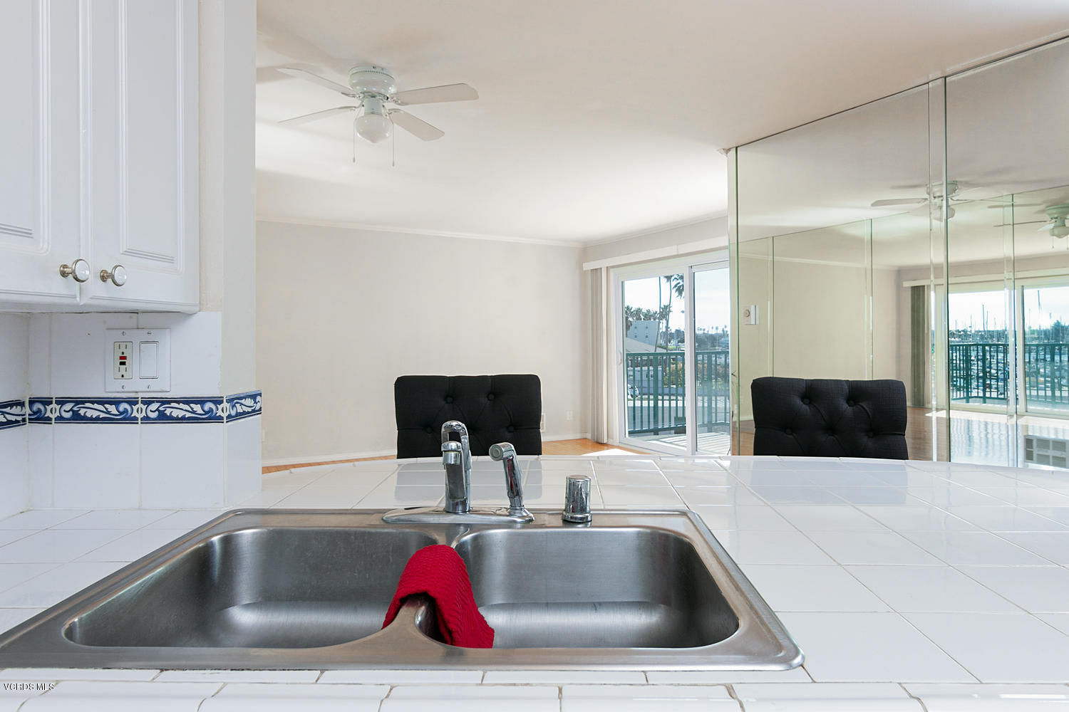 2901 Peninsula Road, Unit 238 Oxnard, CA 93035 - Photo 2 of 13 2901 Peninsula Rd 238-012-12-Kitchen-MLS