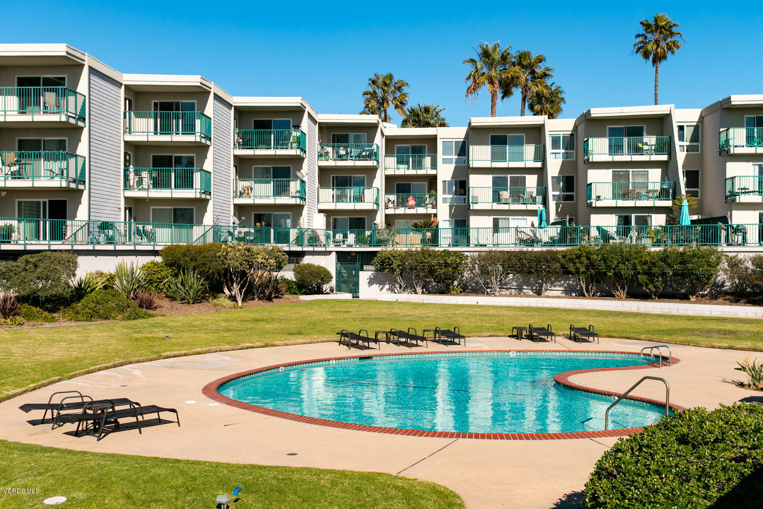 2901 Peninsula Road, Unit 238 Oxnard, CA 93035 - Photo 9 of 13 2901 Peninsula Rd 238-019-20-Building E