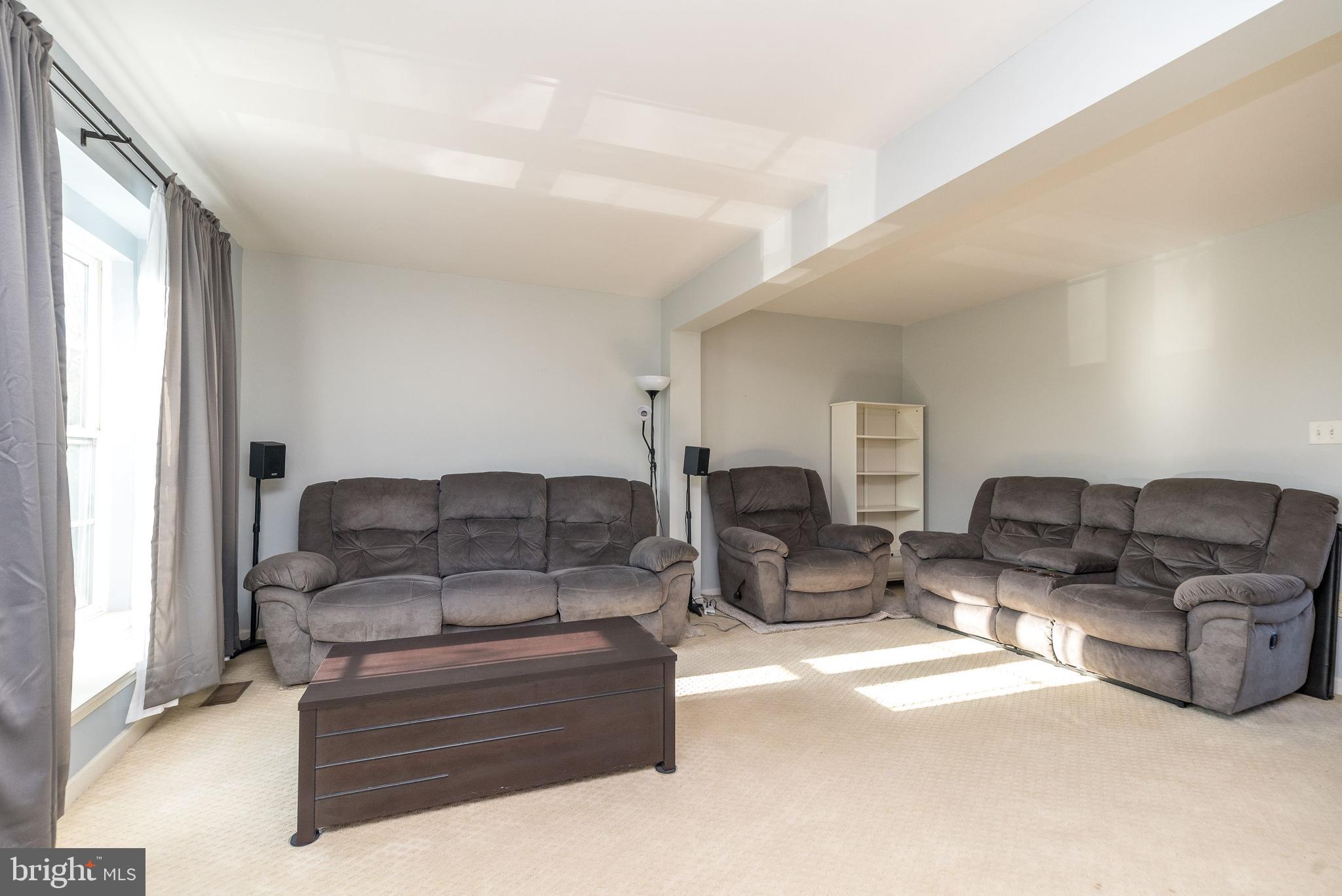44 Dare Lane Pottstown, PA 19465 - Photo 21 of 52 Living Room
