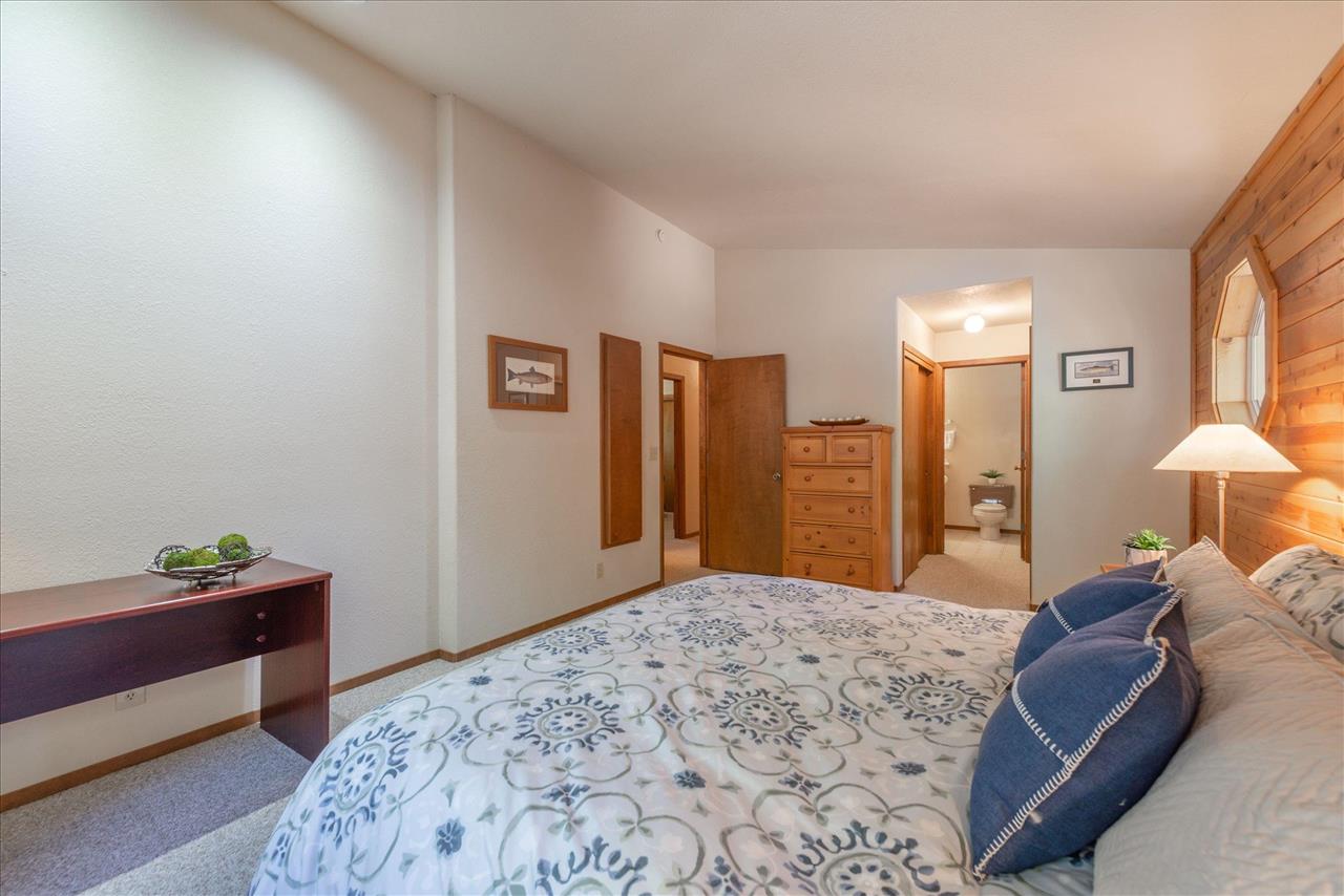11828 Chamonix Road Truckee, CA 96161 - Photo 7 of 21 Gallery Image 7
