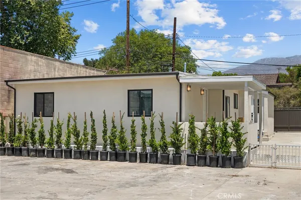 $4,500 | 2057 East Villa Street, Pasadena, CA 91107