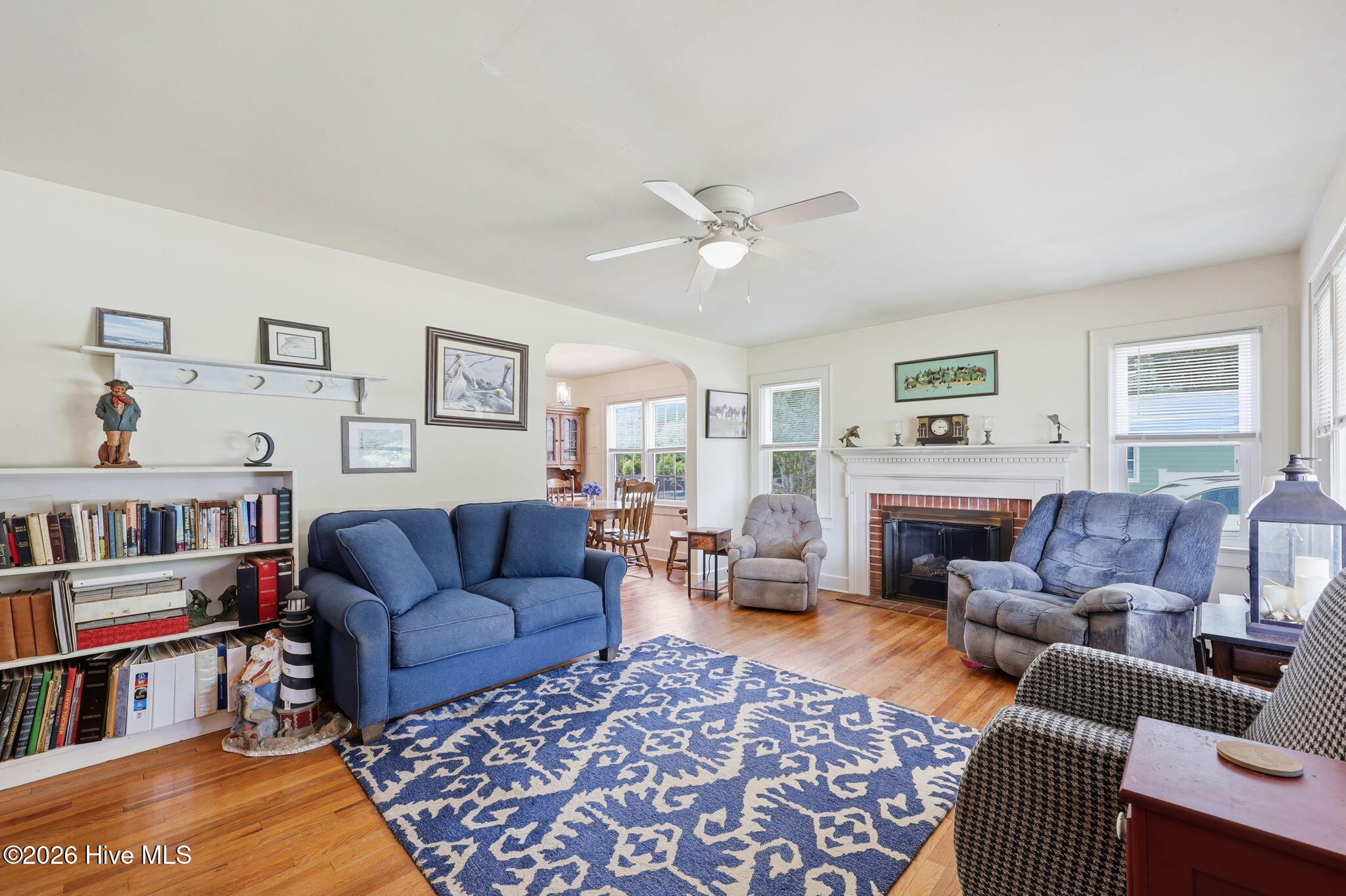 534 Gillikin Road Beaufort, NC 28516 - Photo 8 of 30 Living Room